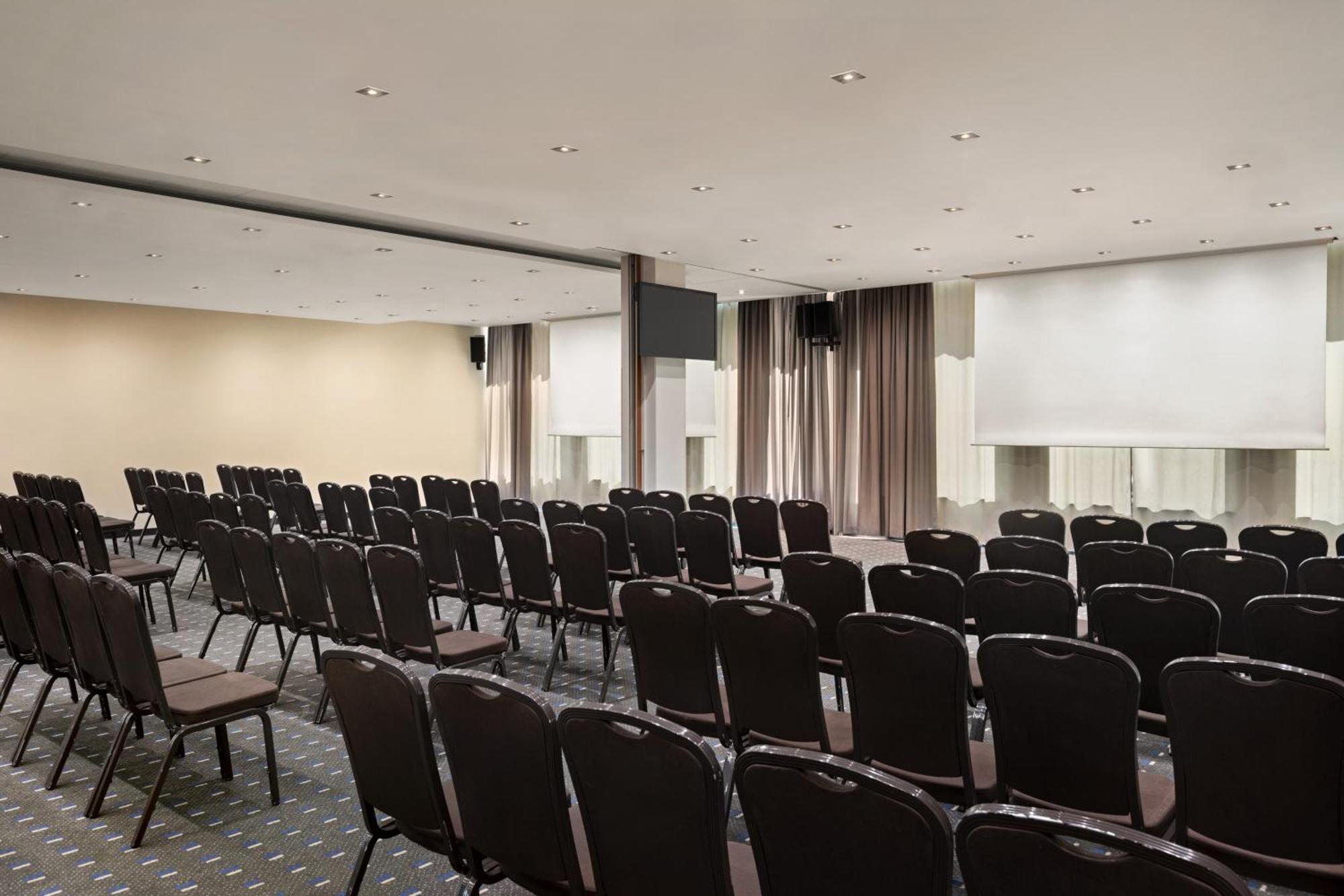 Hotel Wyndham Old Town 4*