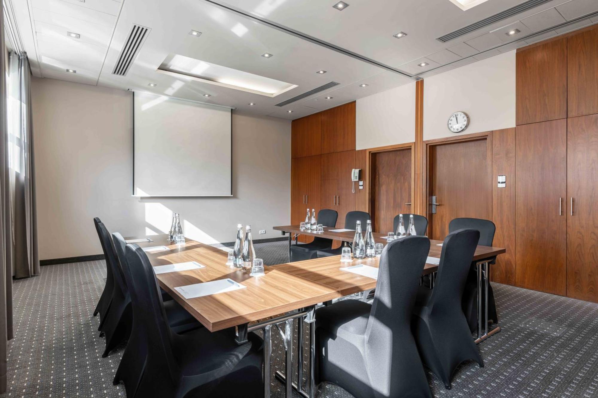 Wyndham Old Town Hotel 4*