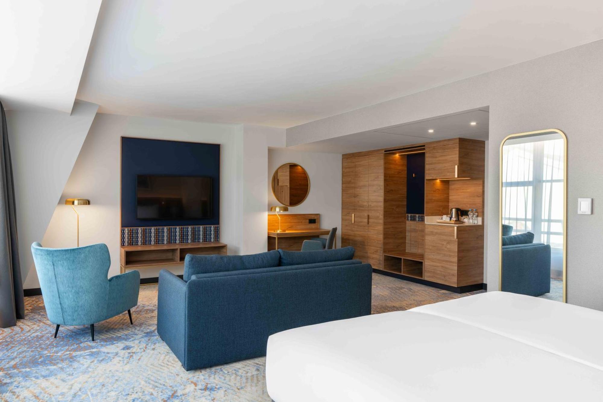 Wyndham Old Town Hotel 4*