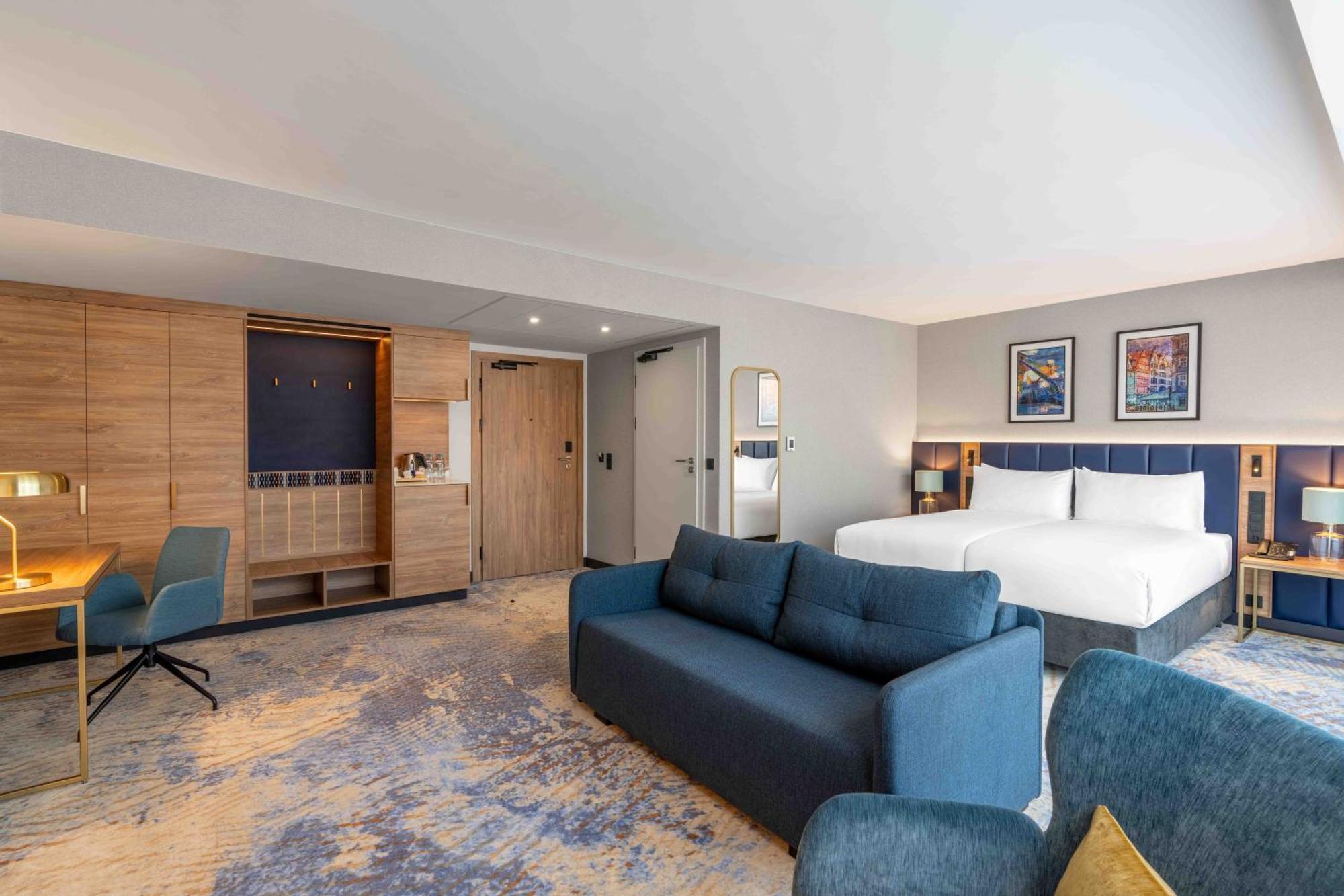 Wyndham Old Town Hotel 4*